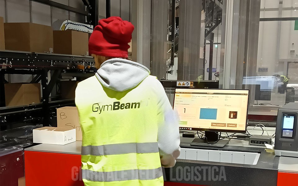 Il nuovo hub logistico di GymBeam: l’automazione mostra i muscoli GymBeam