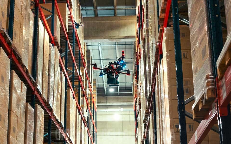 Gruber Logistics valorizza i droni HoverSpect nell’inventario di magazzino